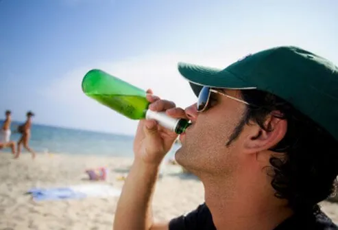 Avoid alcohol consumption, especially when it is very hot, because alcohol increases water loss and impairs your ability to recognize early signs associated with dehydration.