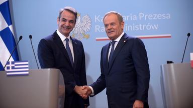 Polens Regierungschef Tusk und Griechenlands Regierungschef Mitsotakis (v.r., Archivbild)