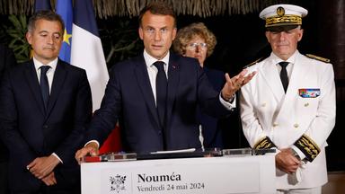 Emmanuel Macron spricht während seines Besuches in Neukaledonien 