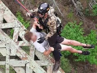 KIJK. Tiener maakt val van 120 meter in ravijn en komt er met wat schaafwon­den vanaf: "Verrekijker nodig om hem te vinden”