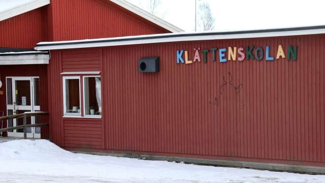 Klättenskolan i Stöpafors vars framtid är fortsatt oviss.