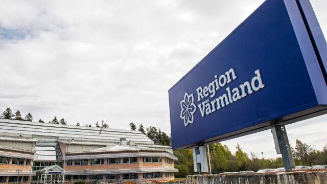 Genom att utöka antalet avgångar med servicelinjen mellan Kristinehamn och Centralsjukhuset i Karlstad hoppas Region Värmland spara 50 000 kronor per år.