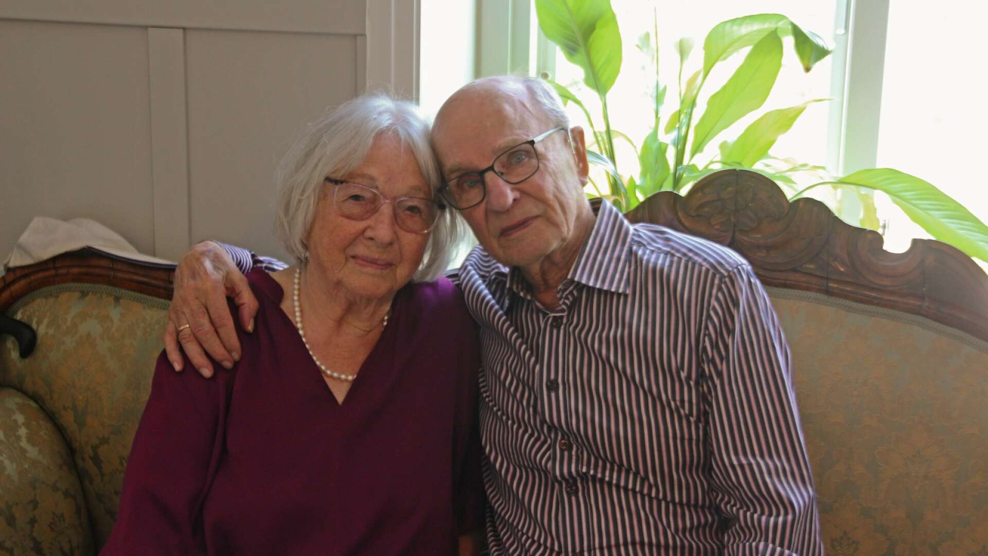 Ing-Britt och Yrjö Tovinger träffades på Holgers för sjuttio år sedan. 