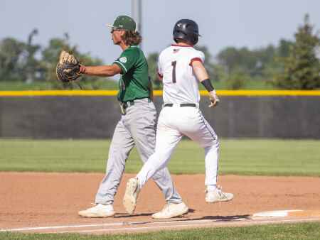 Linn-Mar batters Iowa City West in baseball doubleheader sweep