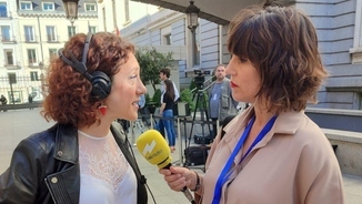 Aina Vidal durant l&#039;entrevista a &quot;El matí de Catalunya Ràdio&quot;