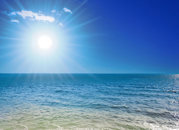 Фото Синий океан волны солнца