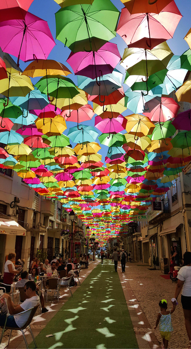 Umbrella-Sky-Project-Agueda-Portugal--Viaje-Comigo (384x700, 396Kb)