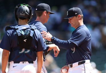 Image for story: Sifting through the rumors: Should the Mariners trade a starting pitcher?