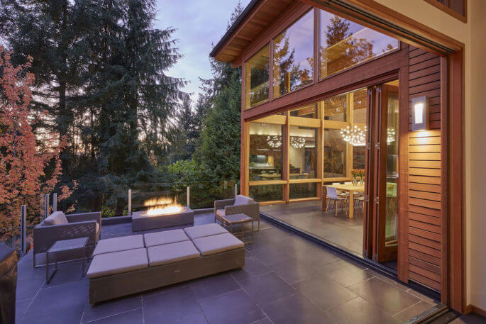 modern-contemporary-home-deck