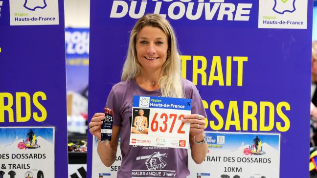 Julie Sylvain a retiré son dossard, son premier sur le marathon. PHOTO LUDOVIC MAILLARD