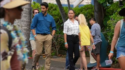 Vanessa Lachey and Noah Mills in NCIS: Hawai'i (2021)