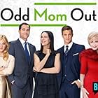 Joanna Cassidy, Jill Kargman, Abby Elliott, Andy Buckley, and Sean Kleier in Odd Mom Out (2015)