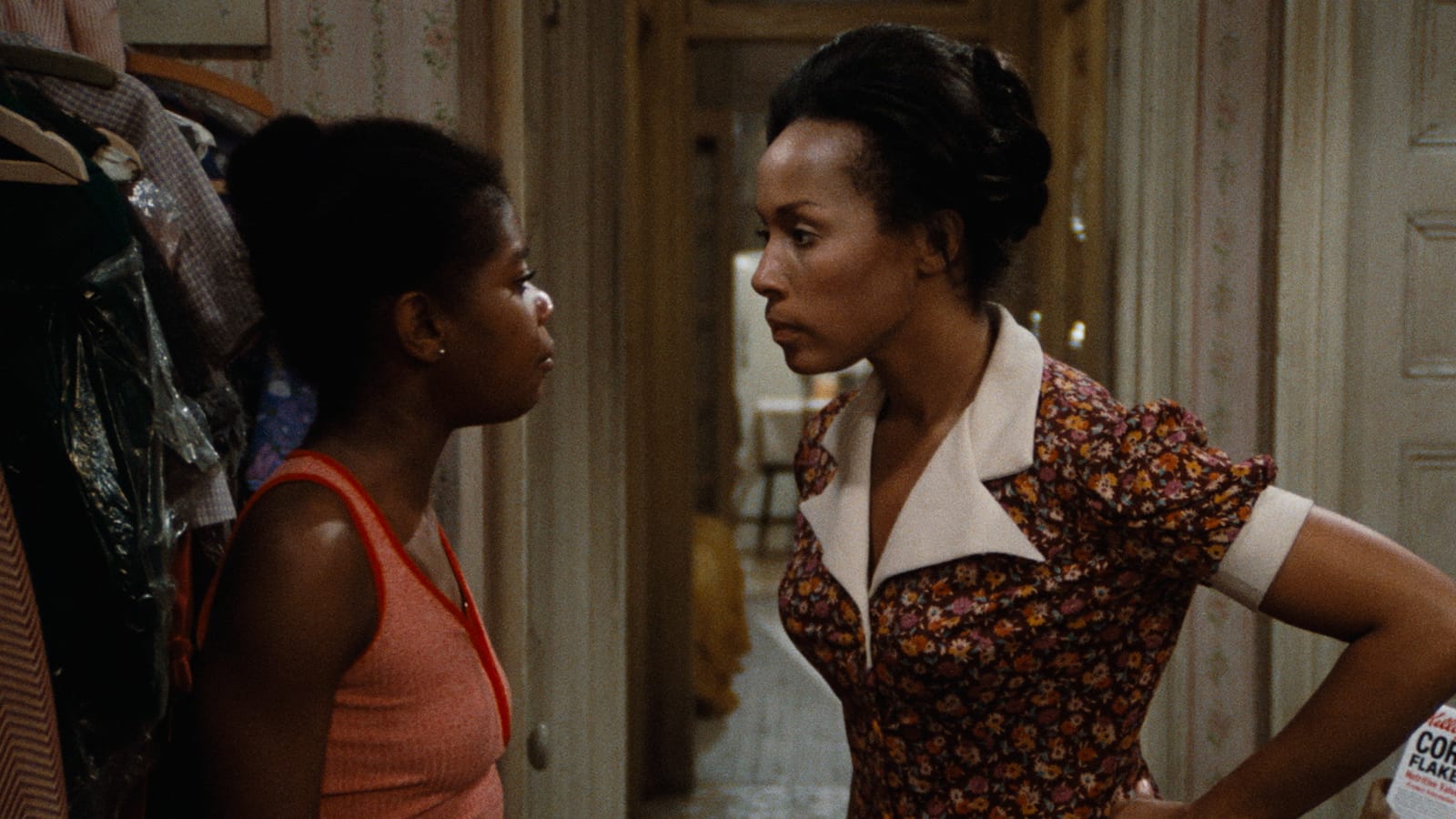 Tamu Blackwell and Diahann Carroll in Claudine (1974)