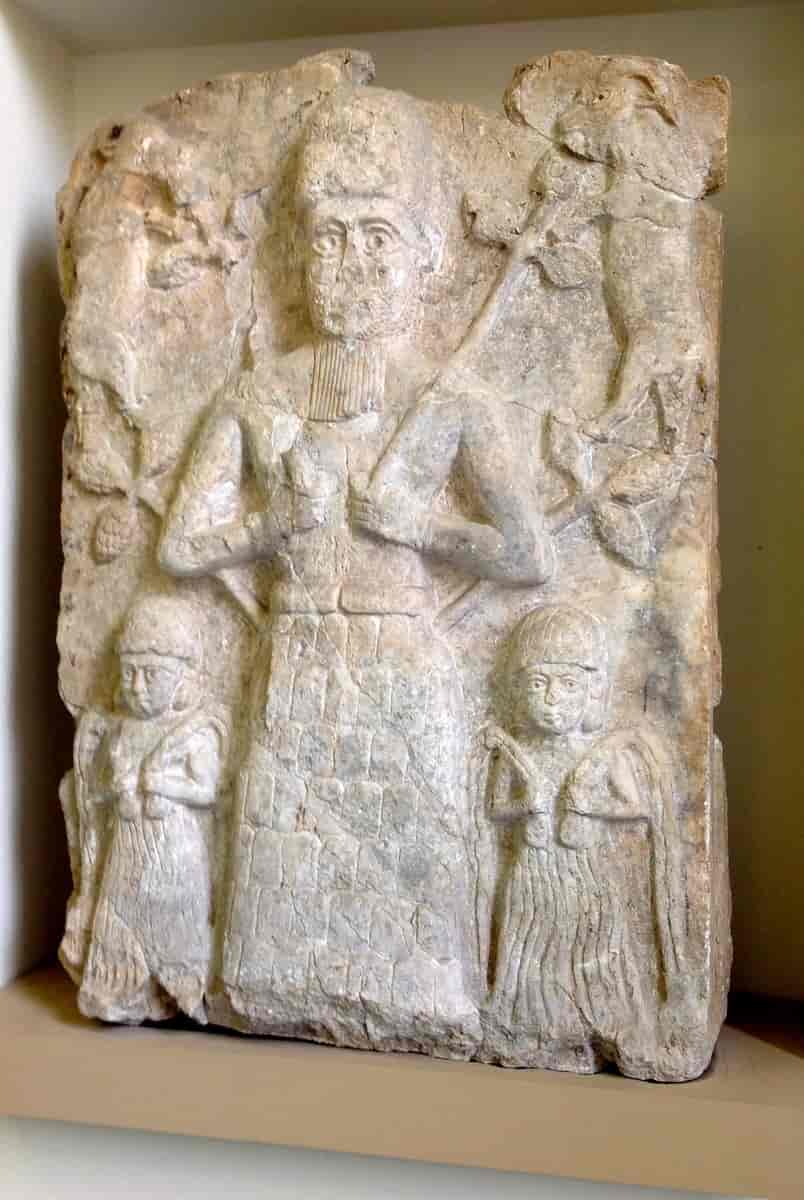 Relieff med guden Assur. Gammelssyrisk  (ca. 2000–1500 fvt.)