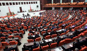После длинных праздных выходных парламент Турции сосредоточится на ключевых вопросах