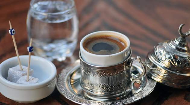 Турецкий кофе остается самым популярным видом напитка в Турции, несмотря на влияние глобальных кофейных сетей