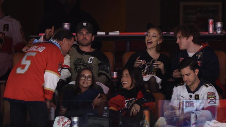 Is Ariana Grande a Florida Panthers fan? image