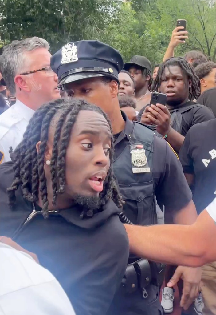 Kai Cenat is removed by cops in Union Square