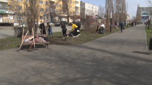 На уборку центральной улицы Шадринска вышли студенты и преподаватели Медколледжа (2024-04-18)