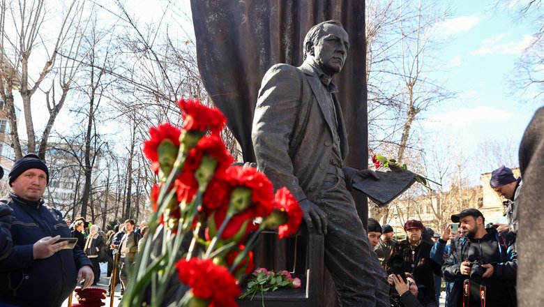 Церемония открытия памятника Михаилу Ульянову