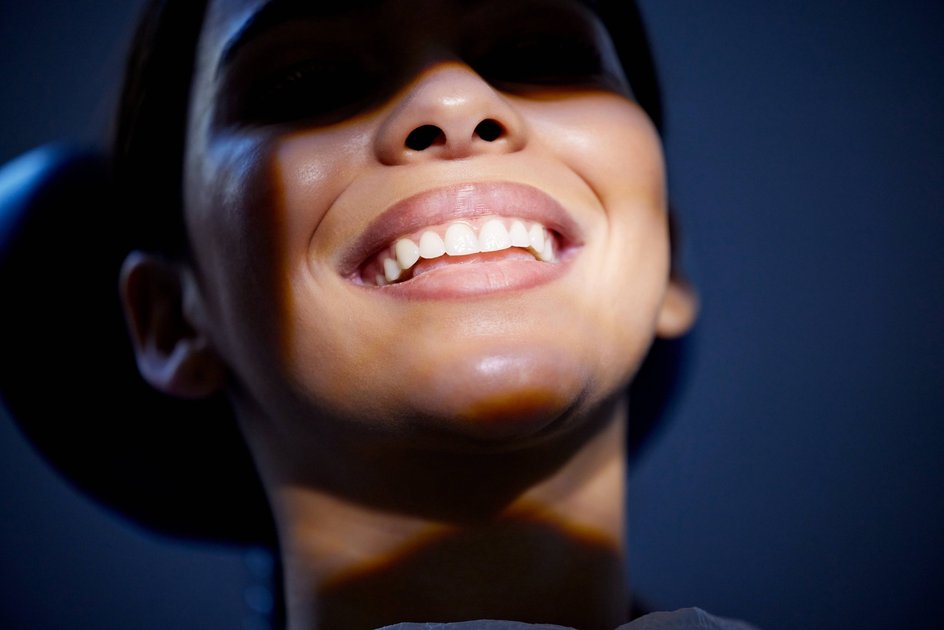 Ежедневная чистка зубов помогает предотвратить возникновение кариеса, а также воспалительных заболеваний десен (гингивита и пародонтита). Фото: legion-media