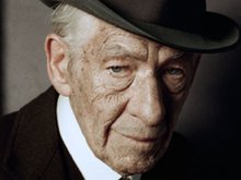 Иэн Маккелен в образе 93-летнего Шерлока Холмса