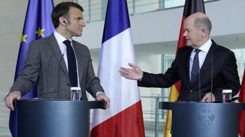 Le président français Emmanuel Macron et le chancelier allemand Olaf Scholz, lors d'une conférence de presse à Berlin, le 15 mars 2024.