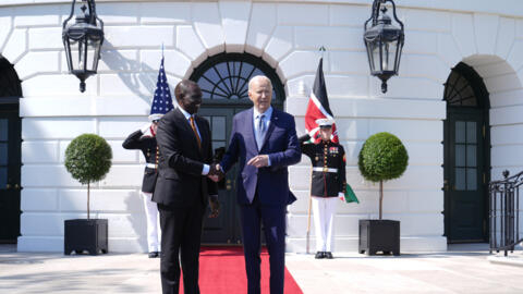 Rais Joe Biden akimkaribisha mwenzake wa Kenya William Ruto katika Ikulu ya White House jijini Washington, Jumatano, Mei 22, 2024.