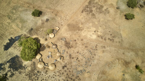 Vue aérienne d'un village près de Fada-Ngourma, dans l'est du Burkina Faso.