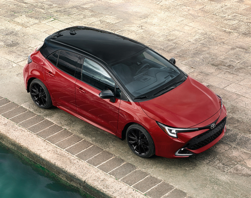 Corolla Hatchback XSE in Finish Line Red with Black Roof