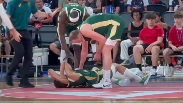 Dante Exum suffered an injury scare as the Boomers defeated Puetro Rico 90-75.