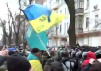 Манифестации в Киеве в годовщину расстрелов на Майдане не закончились разгромом "Сбербанка" и "Альфа-Банка"