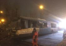 Дикое ДТП с автобусом, въехавшим в подземный переход близ метро «Славянский бульвар» (погибли по одним данным 4 человека, по другим — 5, пострадали 15), продолжают обсуждать эксперты: в голове не укладывается, как такое могло случиться