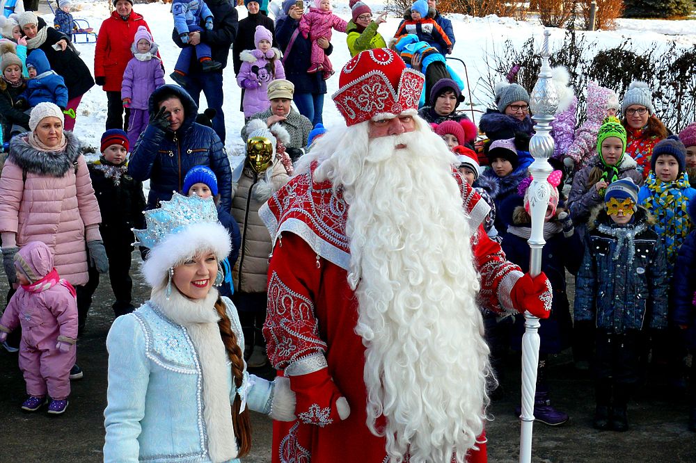 Новогодний круиз по городам России Дед Мороз начал с Костромы