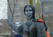 Памятник героине русского фольклора Аленке в Нововоронеже не прожил и недели