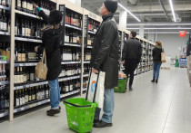 Пресс-службы двух крупных сетей супермаркетов сообщили о поступлении писем от поставщиков алкоголя о росте закупочных цен на импортную и отечественную продукцию