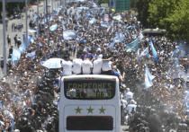 Более 30 человек пострадали в центре Буэнос-Айреса во время ожидания сборной Аргентины по футболу, выигравшей чемпионат мира