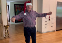 В дни, когда мир отмечает католическое Рождество, старейший британский актер Энтони Хопкинс выложил в соцсетях коротенькое и веселое видео, где он танцует в колпаке Санта Клауса