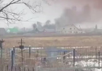 В Волгоградской области в поселке Линево обломки неизвестного объекта упали на жилые дома
