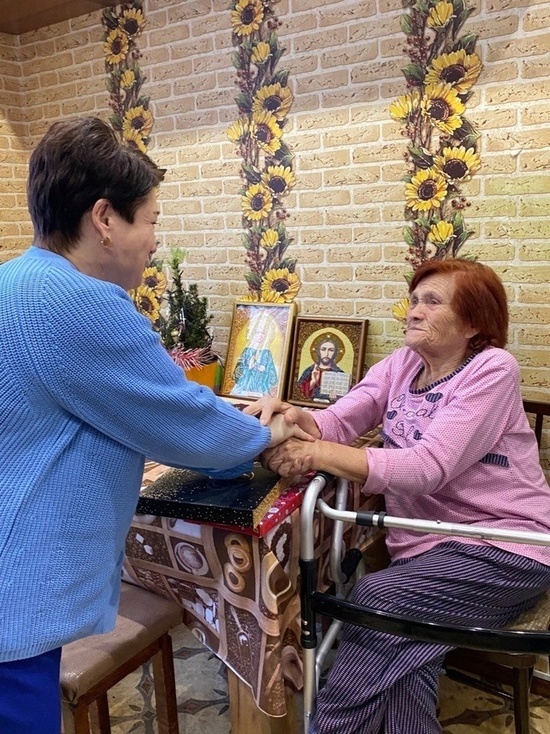 В ЯНАО депутат поможет эвакуированной из Херсонской области пенсионерке восстановить документы