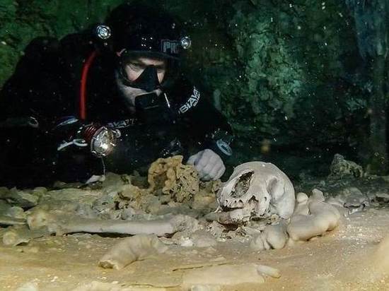 Загадочный череп в мексиканской пещере возрастом 12 тысяч лет с вживлённой микросхемой