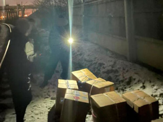 Липчане пытались похитить со склада респираторы на сумму более 100 тысяч рублей