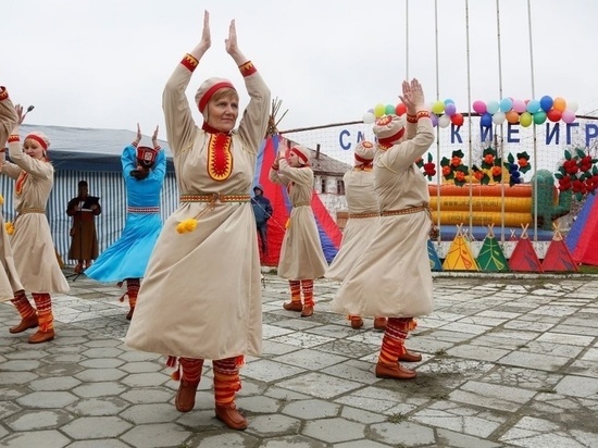 В Мурманске прошла церемония поднятия национального саамского флага
