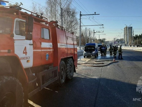 Газовый баллон чуть не взорвался на перекрестке улиц Чехова и 10 лет Октября в Ижевске
