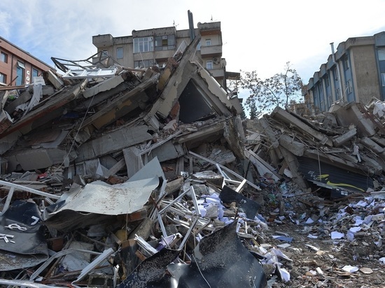 Россия направила в Турцию 11 врачей для помощи пострадавшим от землетрясения