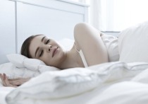 Ученые из Калифорнийского университета выяснили, что длительность и частота дневного сна связана с возрастом