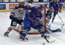 Четвертый матч в серии второго раунда плей-офф КХЛ между СКА и «Торпедо» завершился. Победу забрали петербургские хоккеисты, они обыграли нижегородцев на их льду со счетом 5:3.
