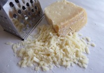 Доктор Александр Мясников назвал сыр, который снижает риск развития рака печени. Главное, чтобы в продукте было вещество — спермидин.