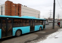 Жительница Омска в паблике «Инцидент Омск» рассказала, что ее 16-летняя дочь оплатила проезд в автобусе картой «Омка» через валидатор