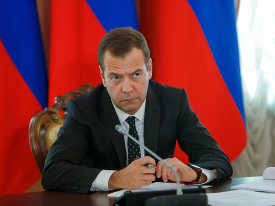 Дмитрий Медведев предложил переименовать Польшу в “Царство Польское” после заявления о Калининграде